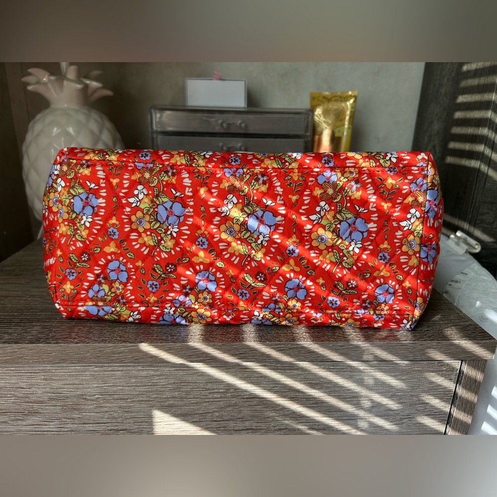 Vera Bradley Tote - Picture 6 of 9